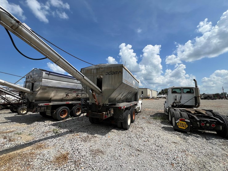 mdhd-freightliner-for-project-or-parts-equipped-with-an-m11-and-an-adams-tender-image-3