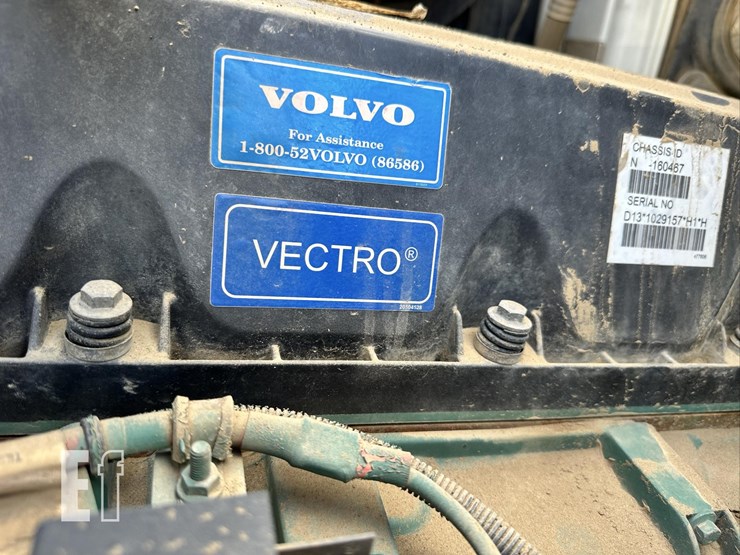 2014-volvo-vhd84ft200-image-68