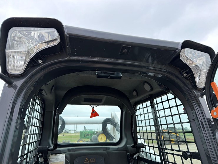 2022-bobcat-s770-image-40
