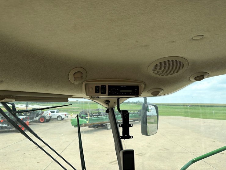 2012-john-deere-s680-image-56