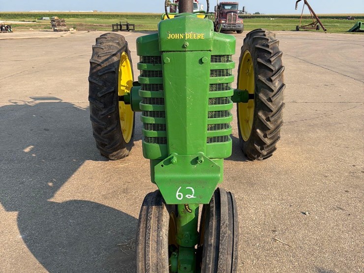 john-deere-b-image-2