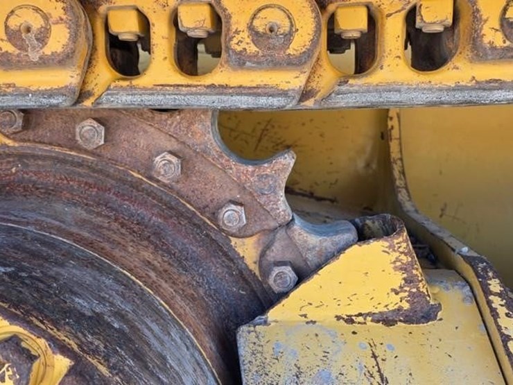 2020-caterpillar-d5k2-lgp-image-37