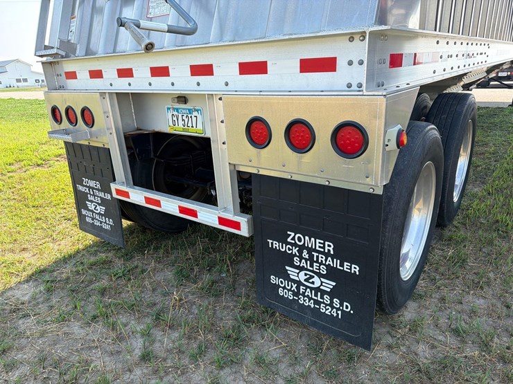 2010-dakota-4100-41ft-semi-grain-trailer-image-35
