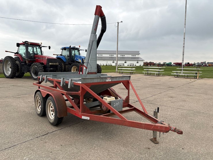 red-express-2-tote-seed-tender-trailer-image-2