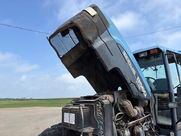 new-holland-8560-image-54