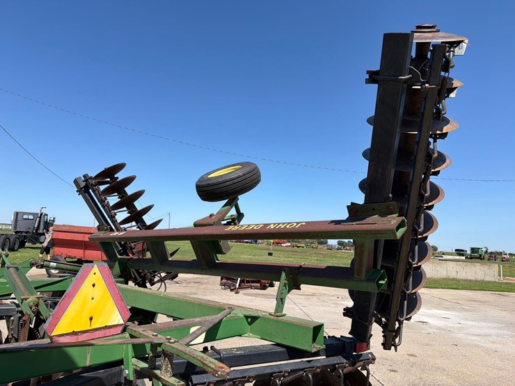 john-deere-630-image-23