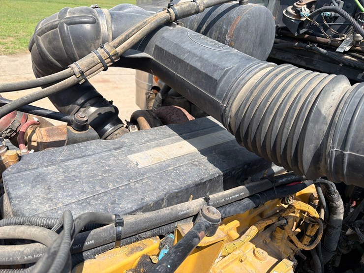 2007-peterbilt-379-image-35