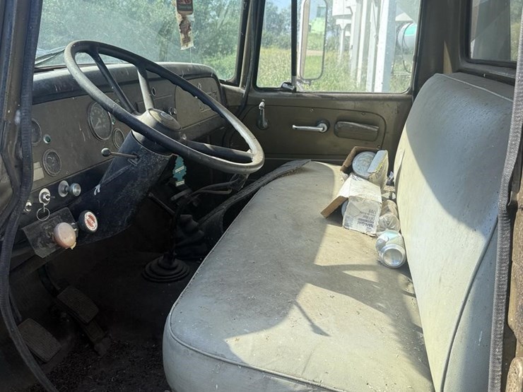 international-grain-truck-image-13