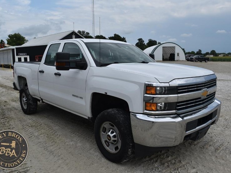2018-chevrolet-silverado-2500hd-image-8