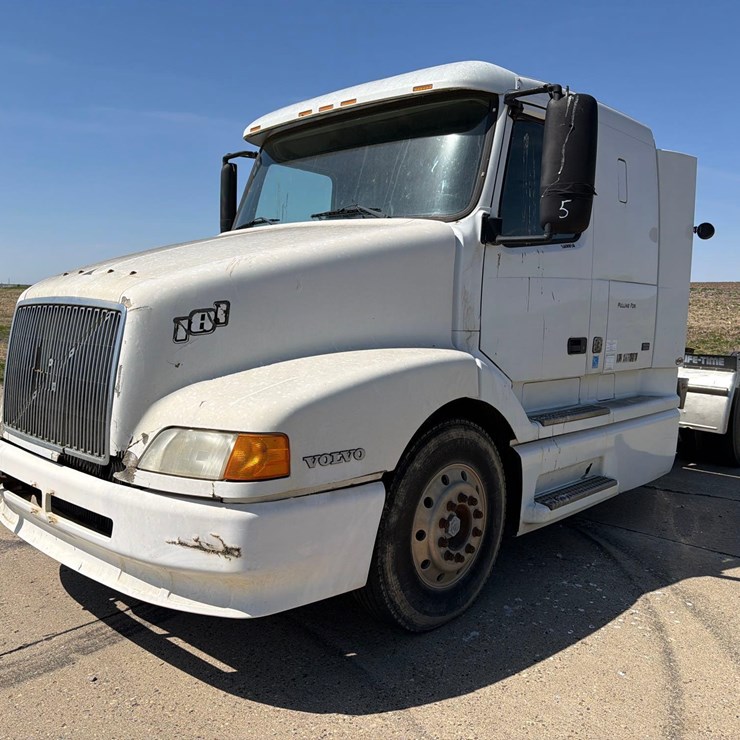 1999 VOLVO VN