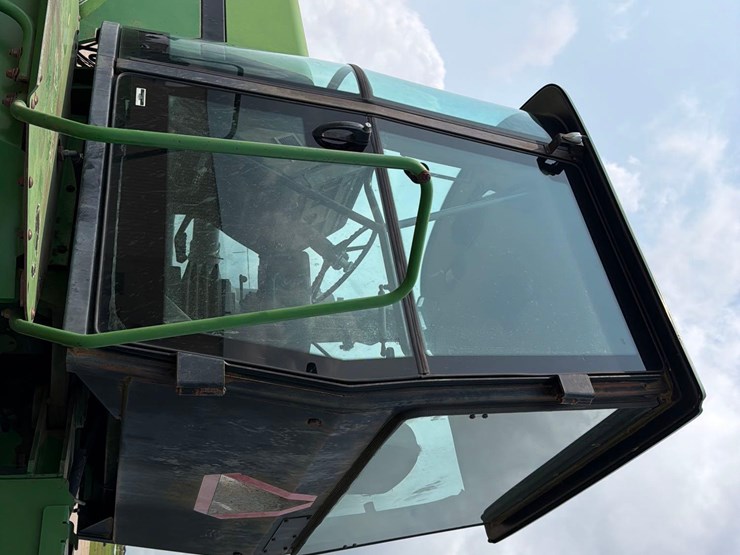 john-deere-8560-image-31
