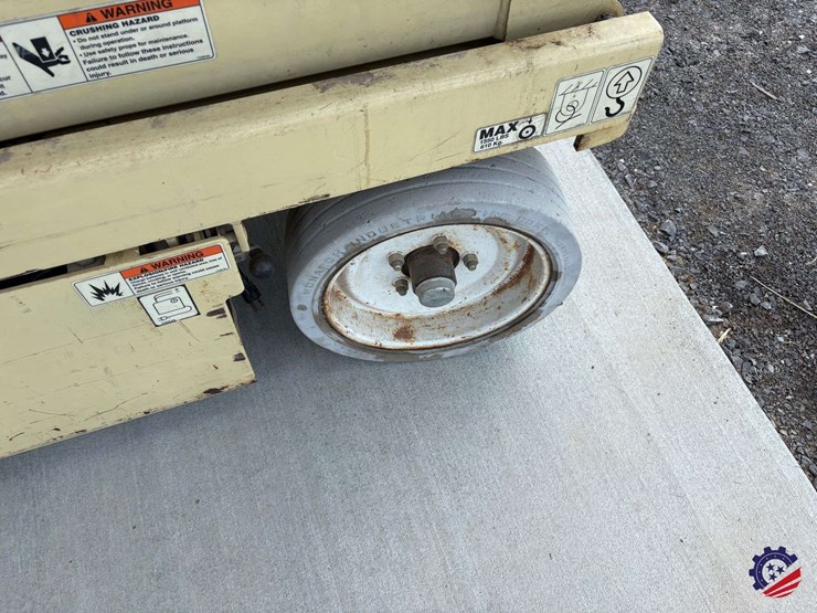 2001-jlg-2032e2-image-11
