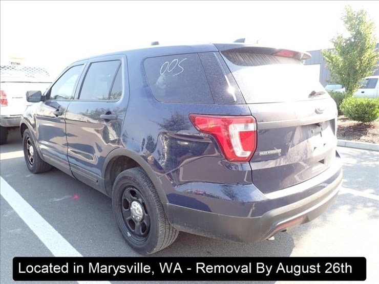 2016-ford-explorer-image-11