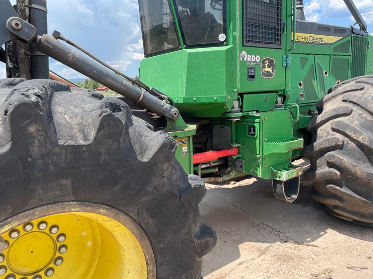 2015-deere-648l-image-27