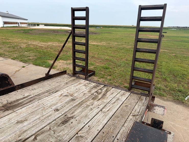 dct-81”-x-18ft-bumper-hitch-flatbed-image-15