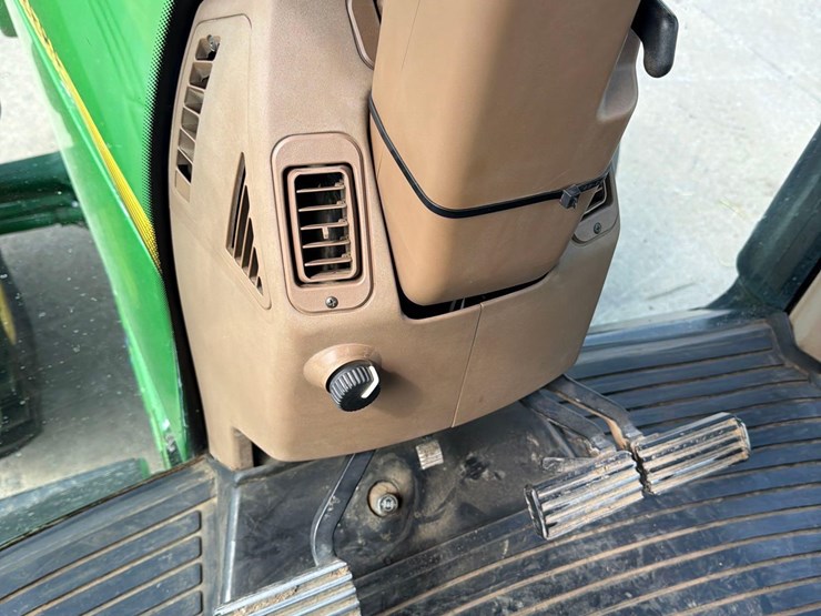 john-deere-8200-image-60