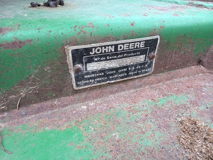 john-deere-220-image-18