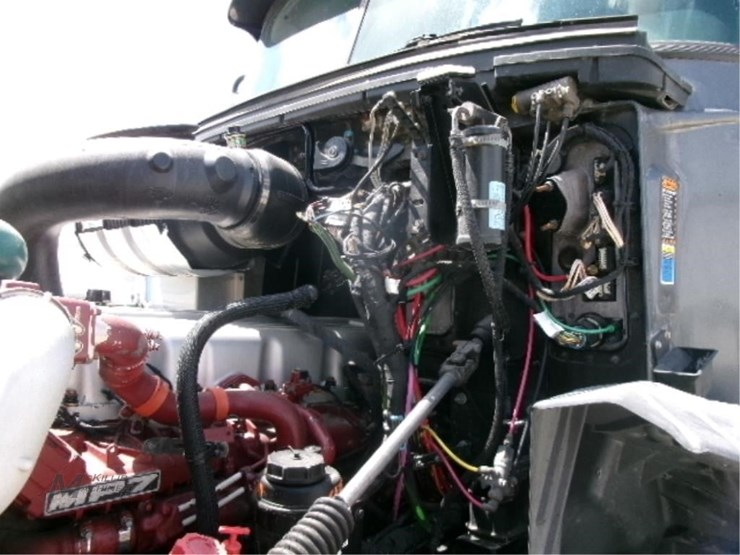 2017-mack-pinnacle-cxu613-image-35