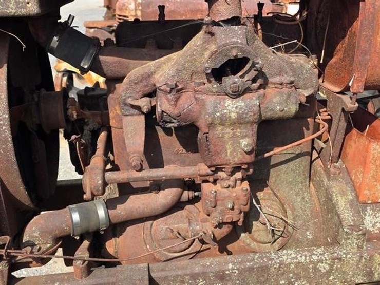 farmall-f20-tractor-(not-running)-image-18