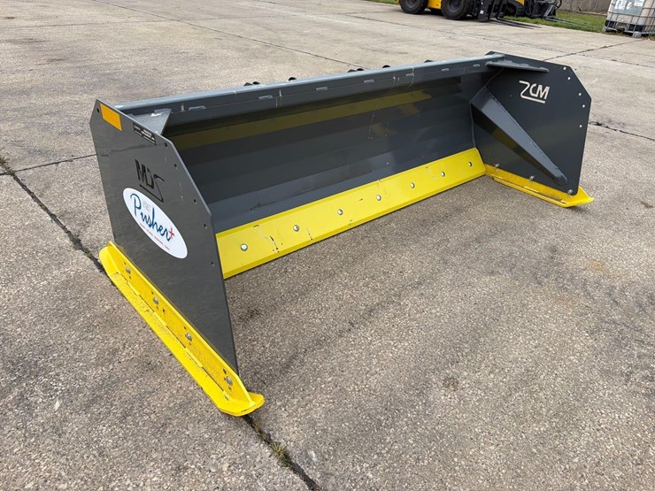 mds-8ft-skidloader-push-blade-very-low-use-image-2