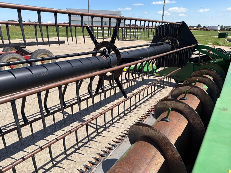 john-deere-630f-image-27