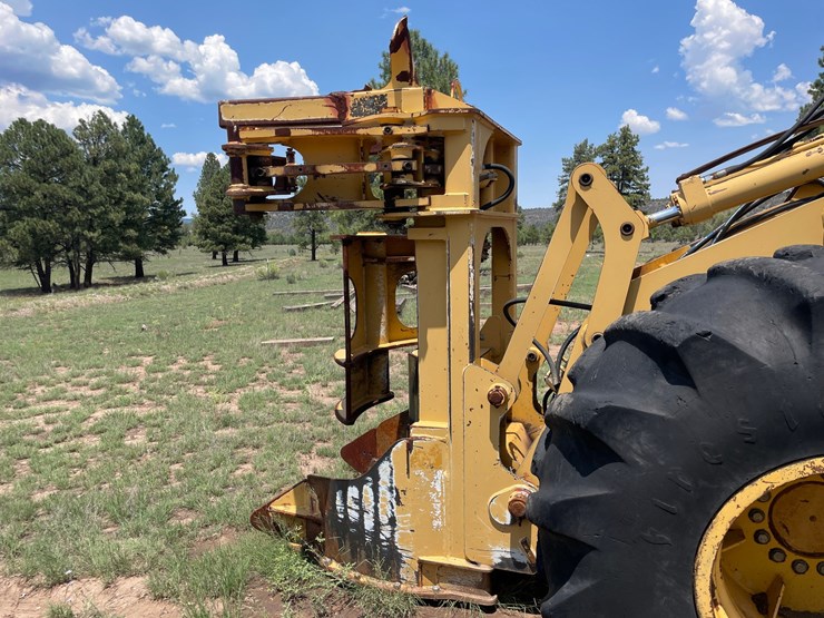 2010-caterpillar-553-image-13