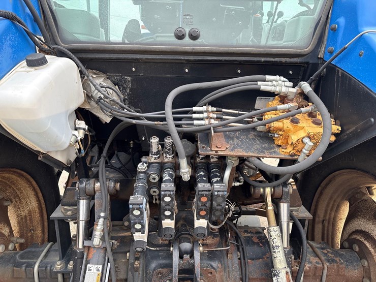 new-holland-ts6.125-image-16