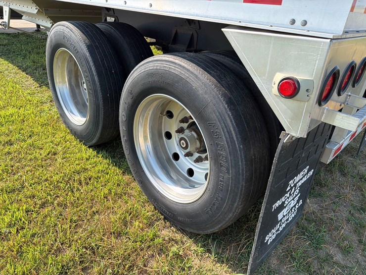 2010-dakota-4100-41ft-semi-grain-trailer-image-7
