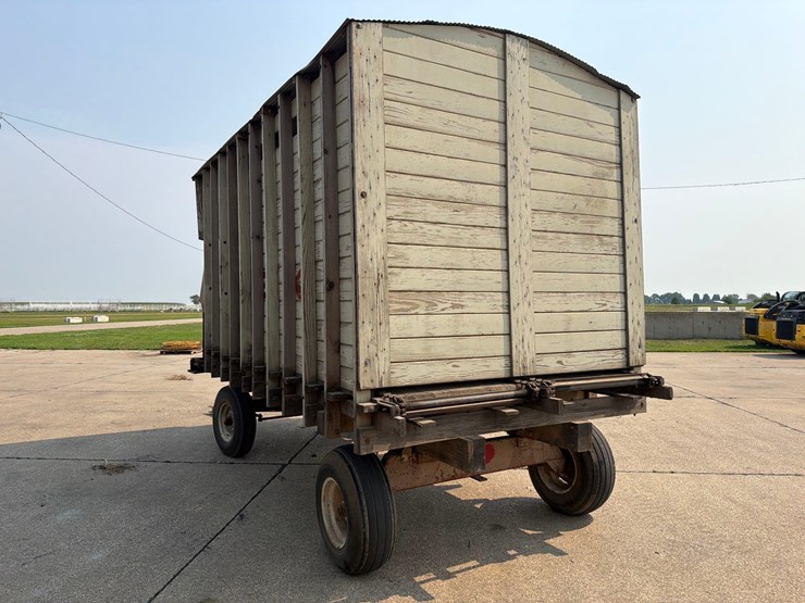 rex-14ft-front-unload-silage-wagon-image-3