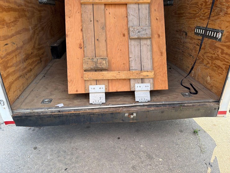 2018-diamond-100”-x-24ft-bumper-hitch-enclosed-trailer-image-19