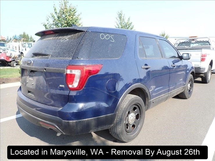 2016-ford-explorer-image-12