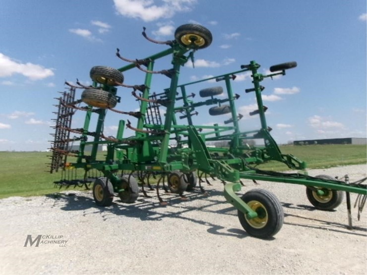 2003-john-deere-2210-image-4