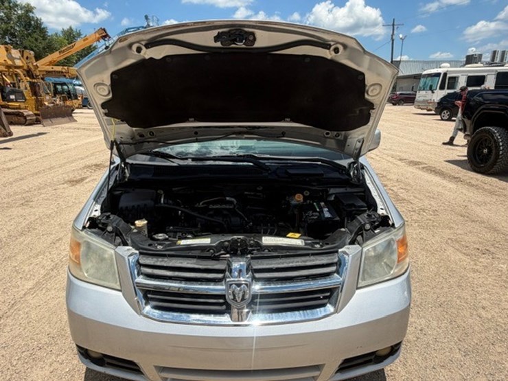2009-dodge-grand-caravan-sxt-image-57
