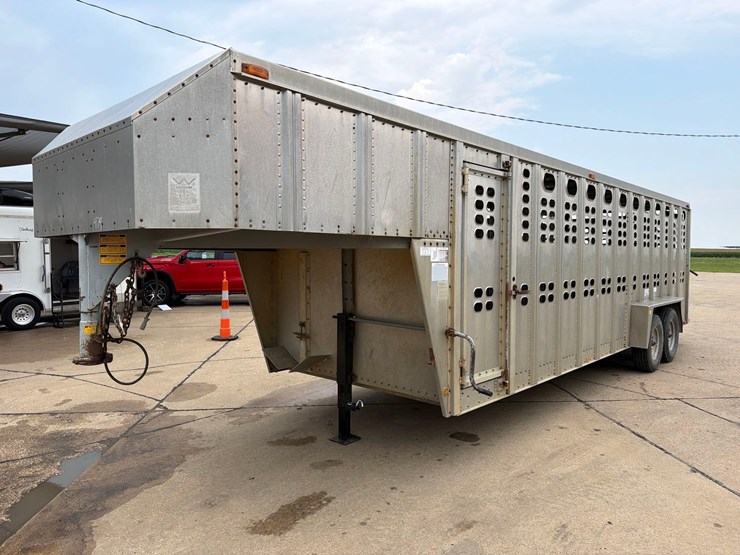 1991-wilson-livestock-trailer-image-1