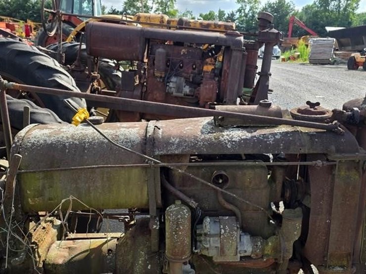 farmall-f14-tractor-(not-running)-image-7