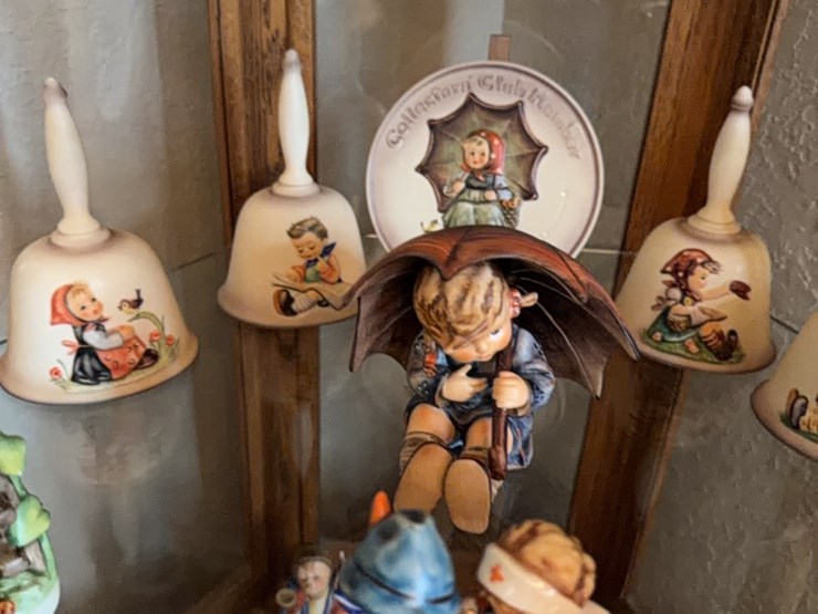 goebel,-west-germany-pieces.--winning-bidder-takes-everything-(-10-pieces)-image-8