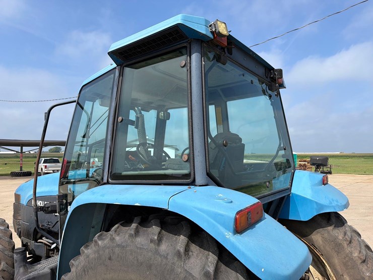 new-holland-8560-image-12