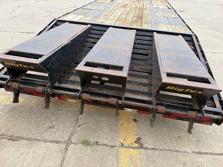 2013-big-tex-102”-x-30ft-gooseneck-flatbed-trailer-image-9