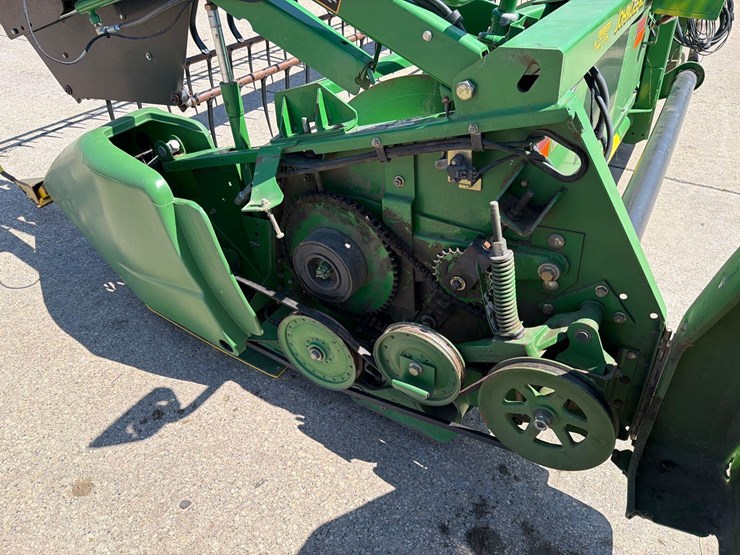 john-deere-630f-image-8
