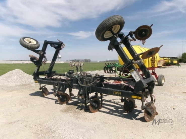 2002-dalton-ag-products-d3035-image-1