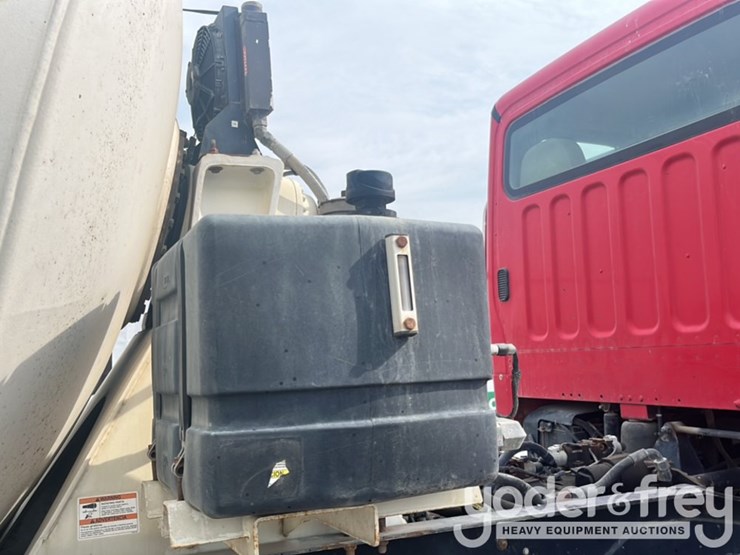 2018-freightliner-114sd-image-43