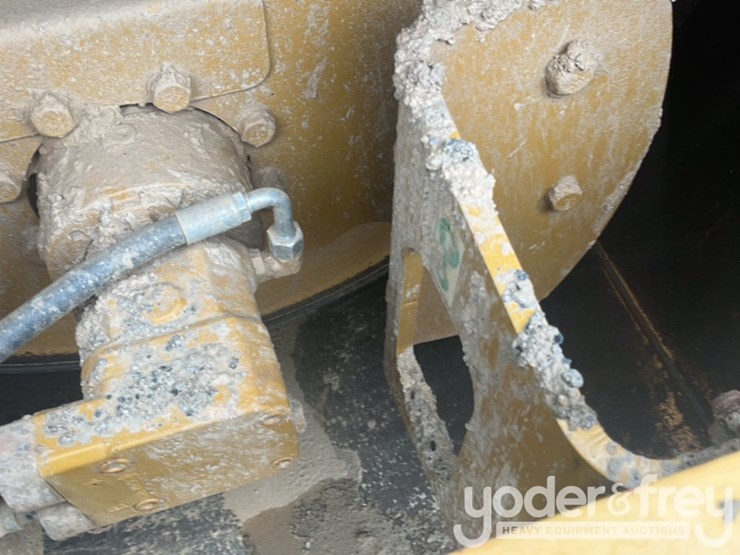 2016-caterpillar-cs56b-image-37