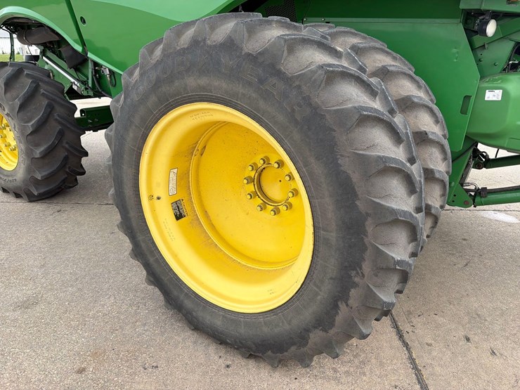2012-john-deere-s680-image-24