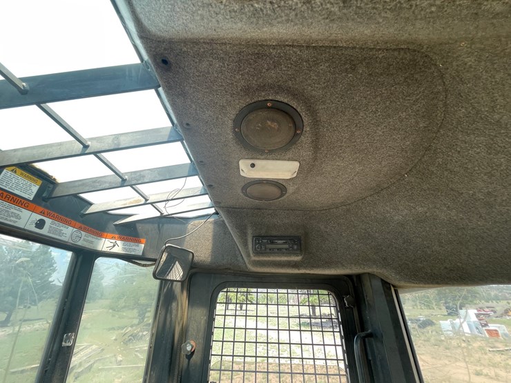 2010-caterpillar-553-image-48