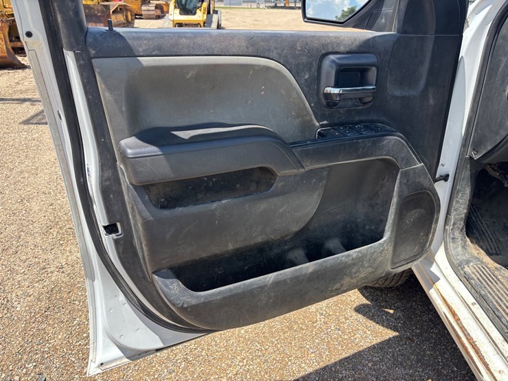 2016-gmc-2500hd-image-11