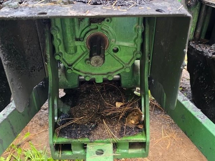 2020-john-deere-4052r-image-17