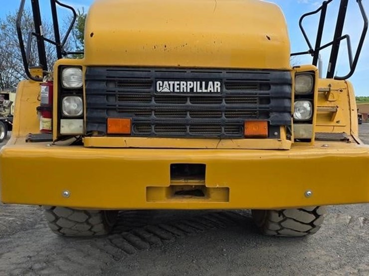 2011-caterpillar-740-image-45