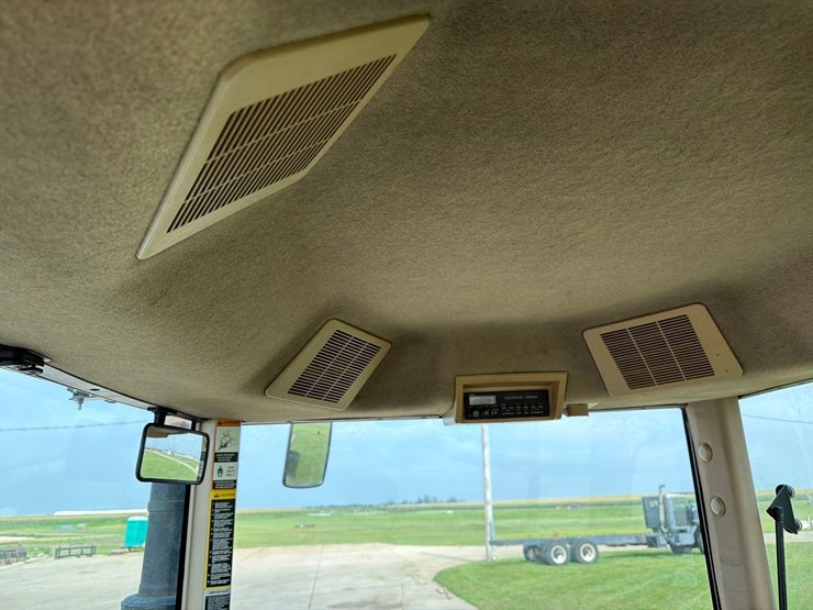john-deere-8200-image-50