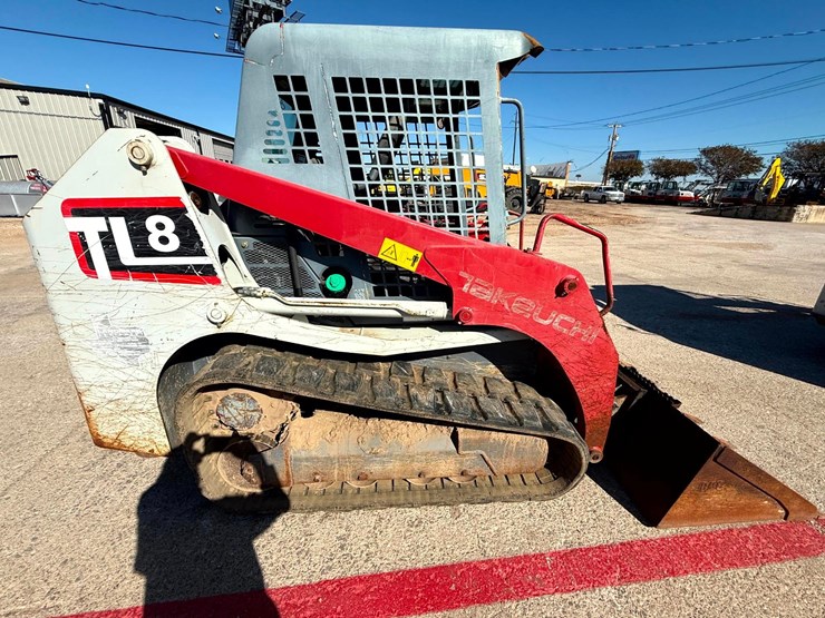 2019-takeuchi-tl8-image-5