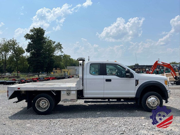 2017-ford-f550-xl-image-5